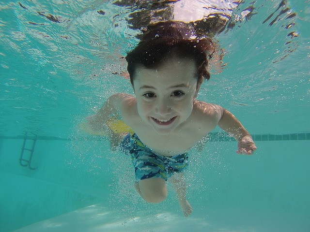 potápějící se dítě.jpg